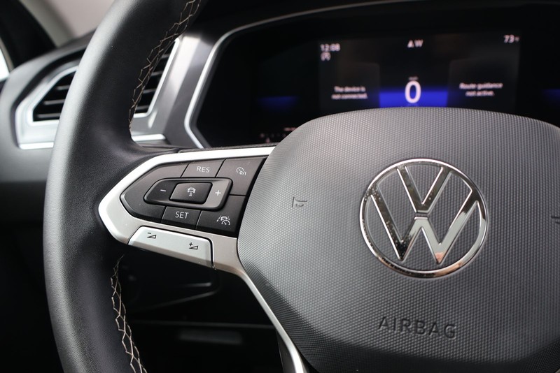 Volkswagen Tiguan Vehicle Full-screen Gallery Image 26