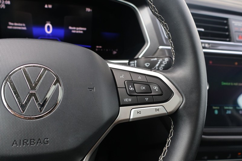 Volkswagen Tiguan Vehicle Full-screen Gallery Image 27