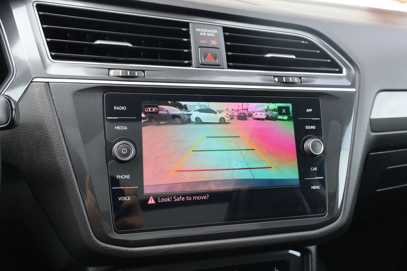 Volkswagen Tiguan Vehicle Full-screen Gallery Image 30