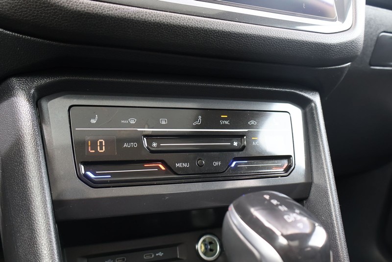 Volkswagen Tiguan Vehicle Full-screen Gallery Image 31