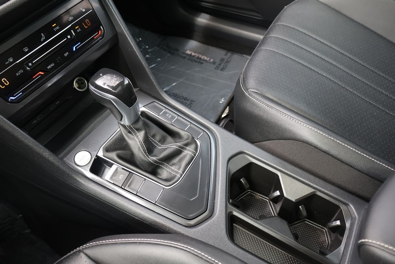 Volkswagen Tiguan Vehicle Full-screen Gallery Image 32
