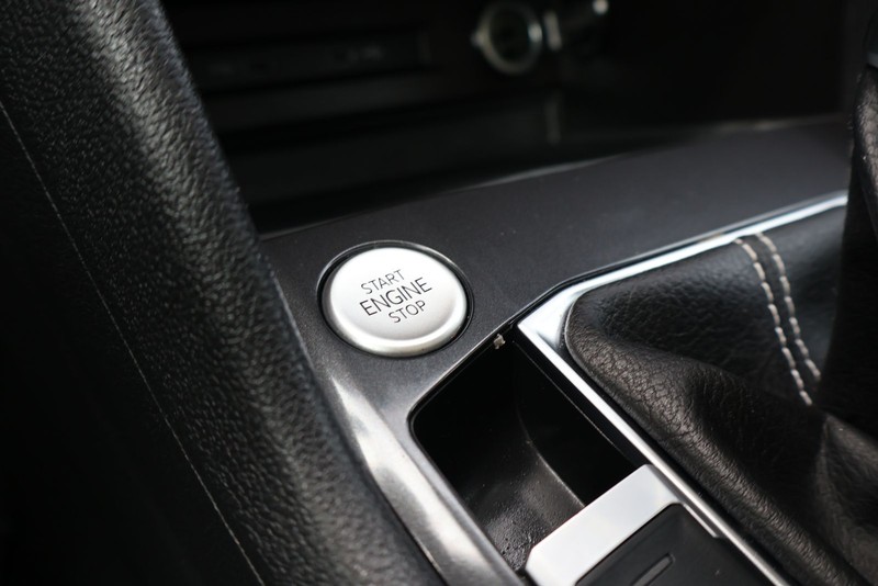 Volkswagen Tiguan Vehicle Full-screen Gallery Image 33