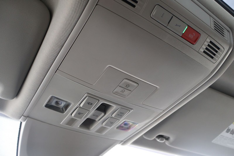 Volkswagen Tiguan Vehicle Full-screen Gallery Image 35