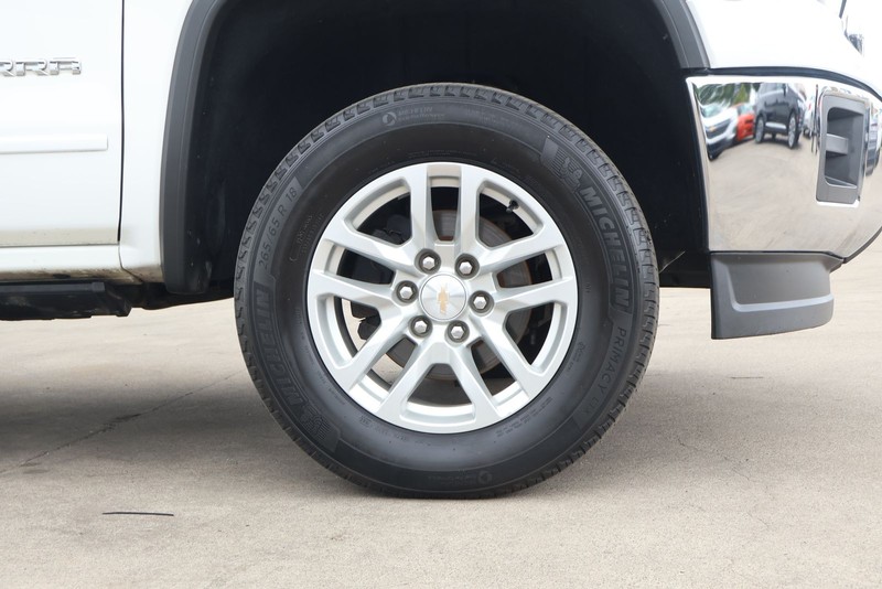 GMC Sierra 1500 Vehicle Full-screen Gallery Image 13