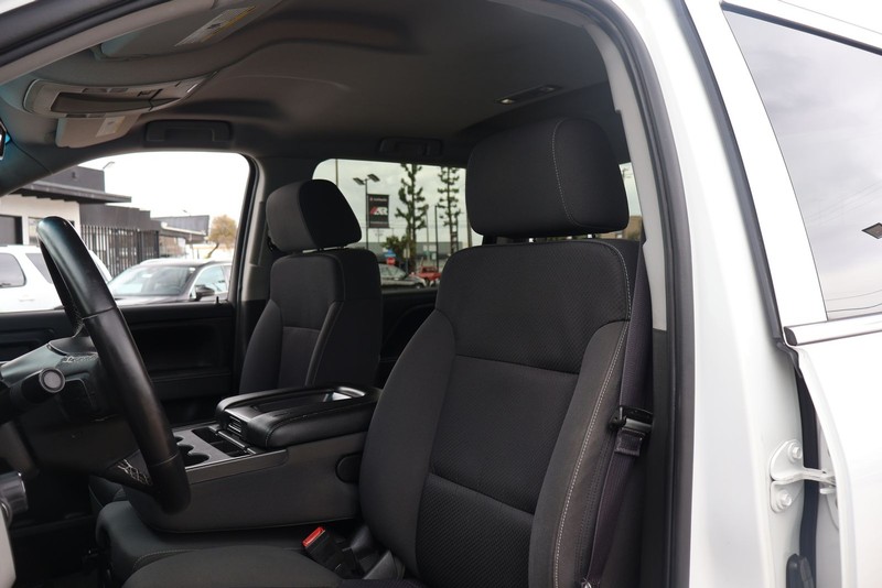 GMC Sierra 1500 Vehicle Full-screen Gallery Image 16