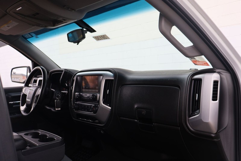 GMC Sierra 1500 Vehicle Full-screen Gallery Image 18