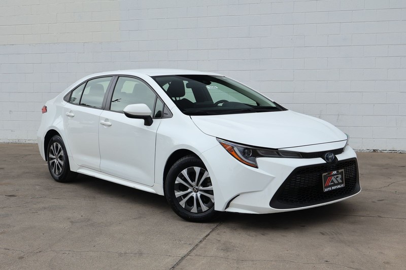 Toyota Corolla Hybrid Vehicle Full-screen Gallery Image 01