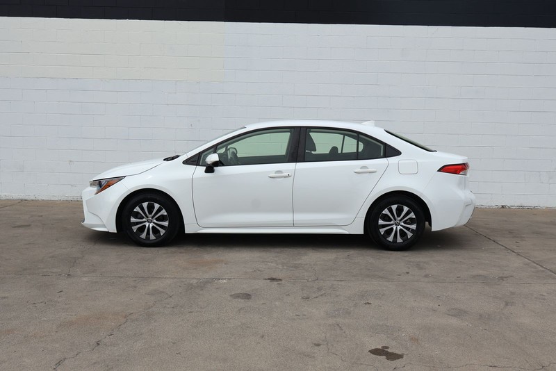 Toyota Corolla Hybrid Vehicle Full-screen Gallery Image 10