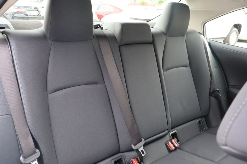 Toyota Corolla Hybrid Vehicle Full-screen Gallery Image 20