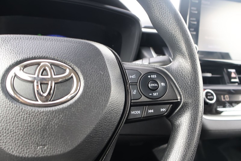 Toyota Corolla Hybrid Vehicle Full-screen Gallery Image 25