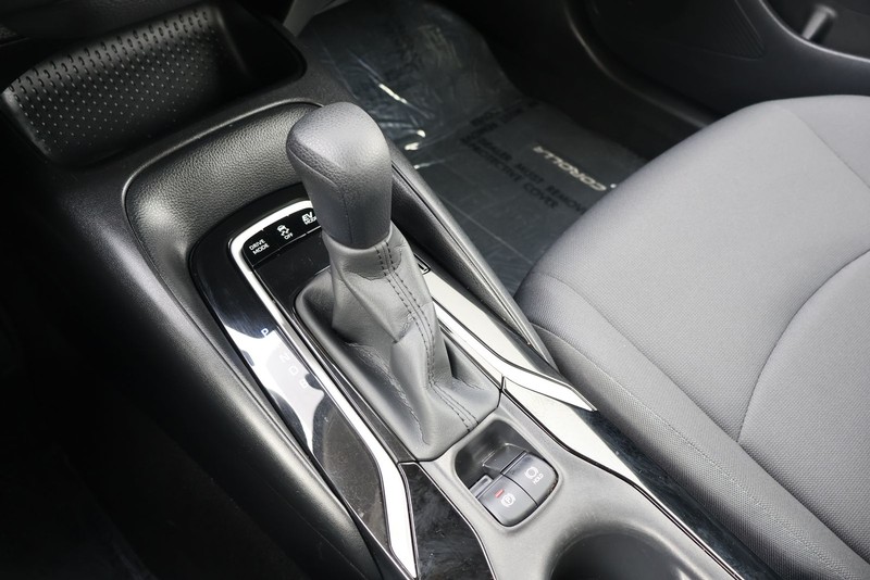Toyota Corolla Hybrid Vehicle Full-screen Gallery Image 30