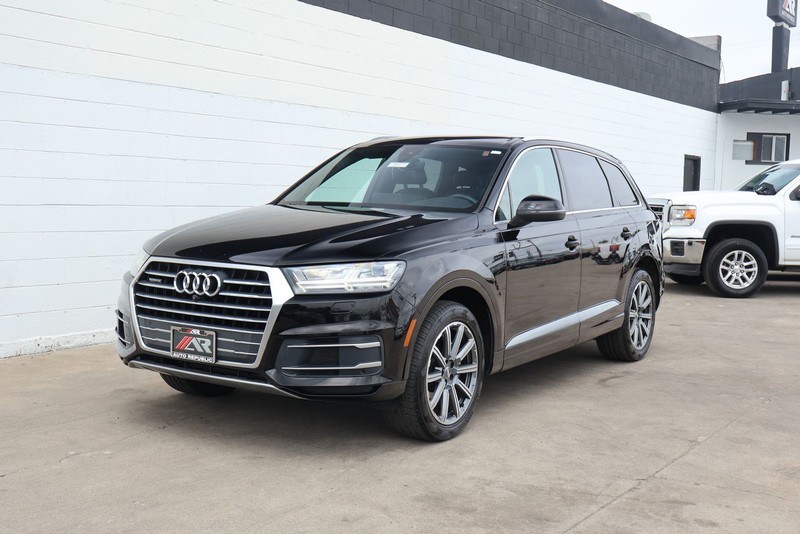Audi Q7 Vehicle Full-screen Gallery Image 12