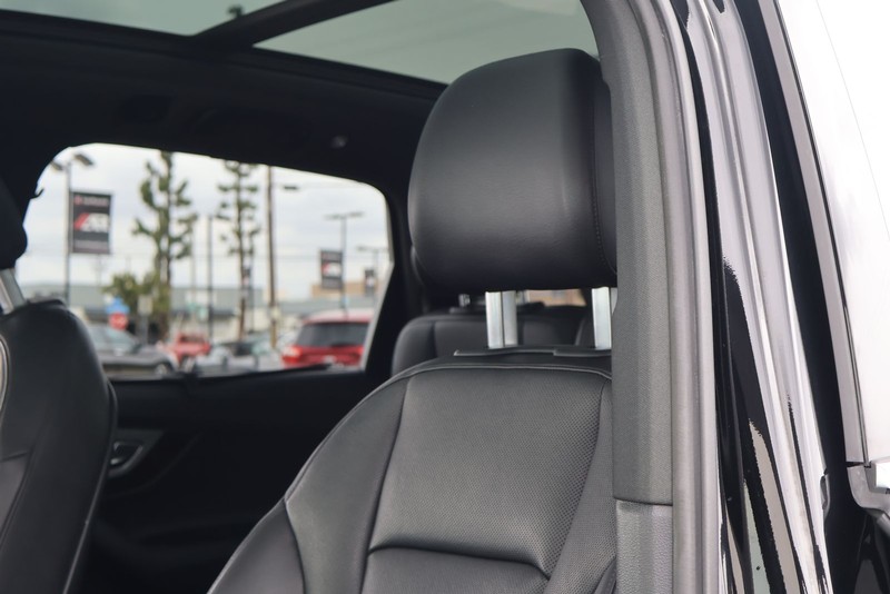 Audi Q7 Vehicle Full-screen Gallery Image 18