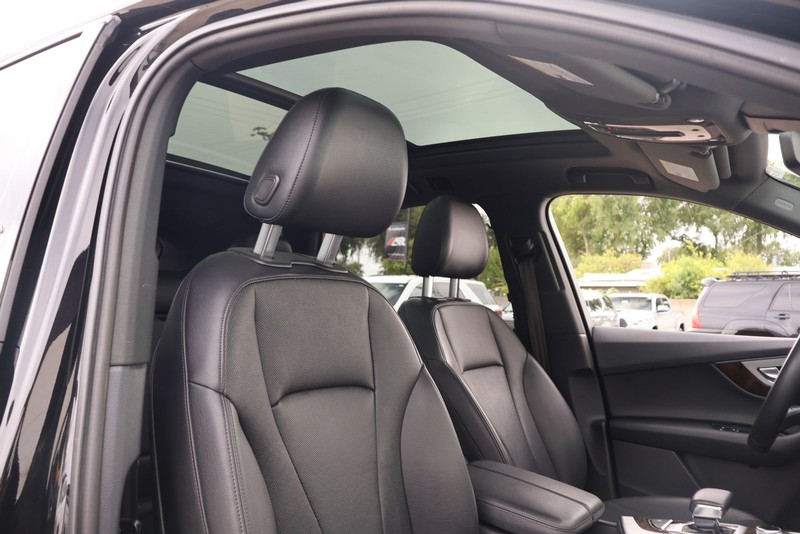 Audi Q7 Vehicle Full-screen Gallery Image 20