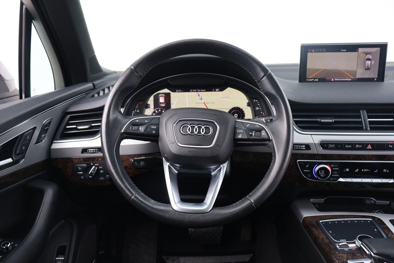Audi Q7 Vehicle Full-screen Gallery Image 28