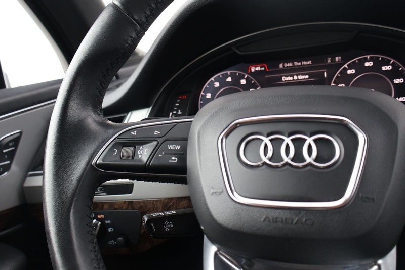 Audi Q7 Vehicle Full-screen Gallery Image 29