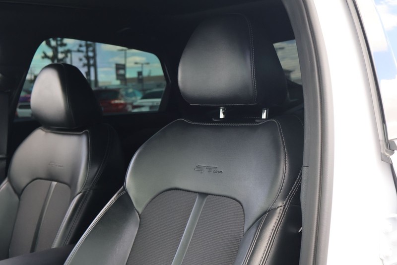 Kia K5 Vehicle Full-screen Gallery Image 17