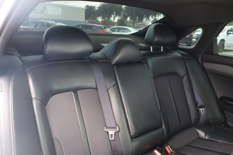 Kia K5 Vehicle Full-screen Gallery Image 20