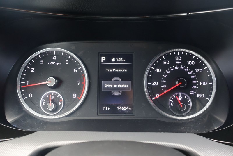 Kia K5 Vehicle Full-screen Gallery Image 22