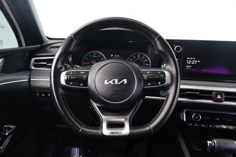 Kia K5 Vehicle Full-screen Gallery Image 23