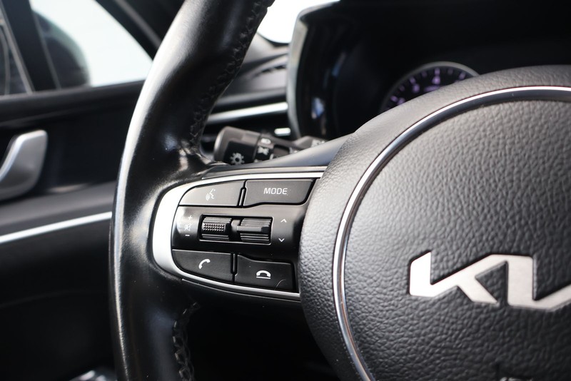 Kia K5 Vehicle Full-screen Gallery Image 24
