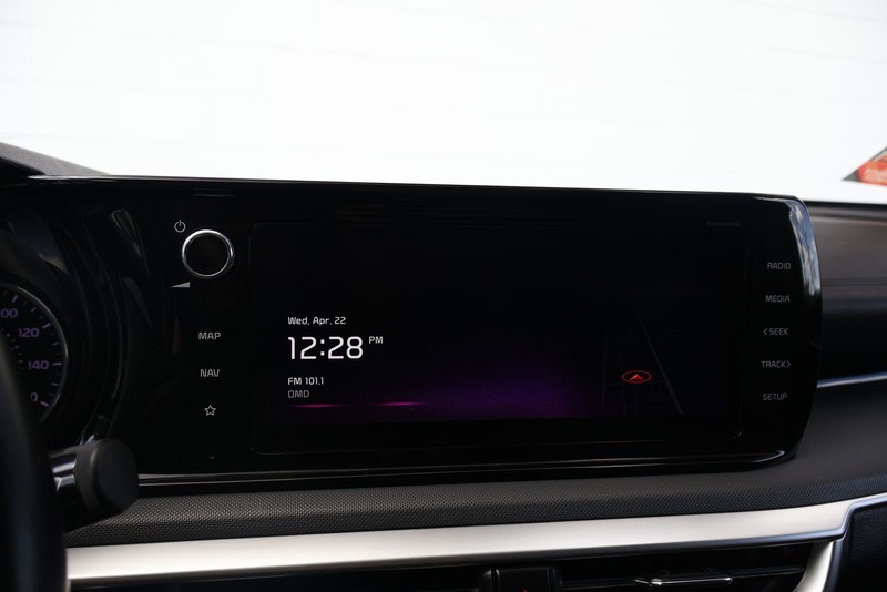Kia K5 Vehicle Full-screen Gallery Image 27