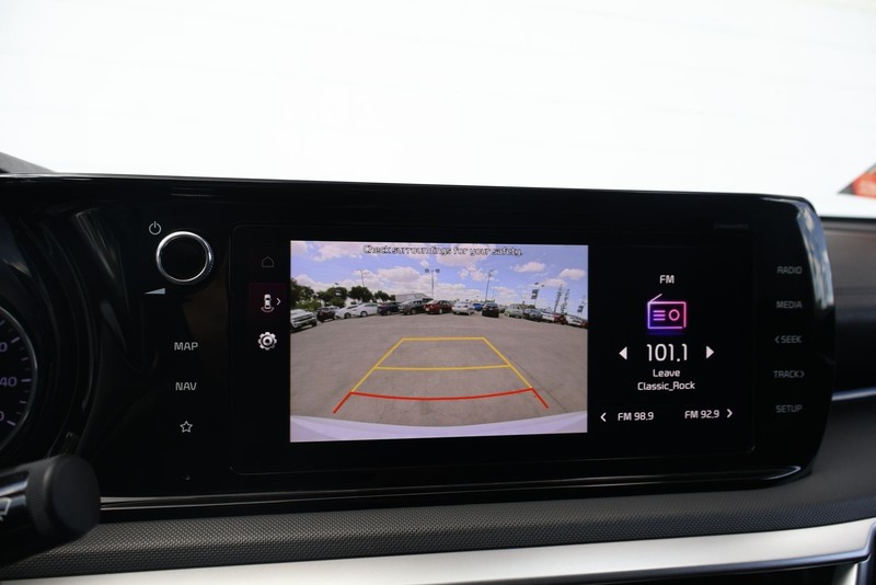 Kia K5 Vehicle Full-screen Gallery Image 28