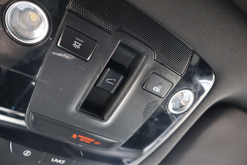 Kia K5 Vehicle Full-screen Gallery Image 31