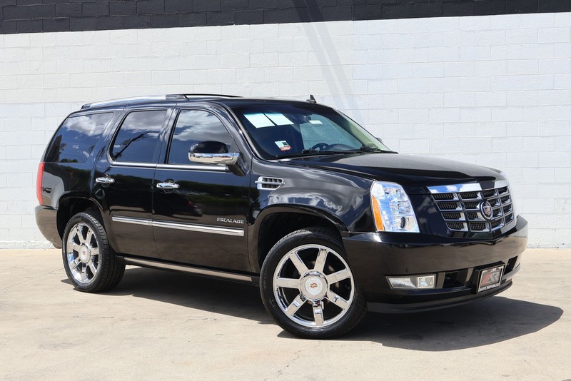 Cadillac Escalade Vehicle Full-screen Gallery Image 01