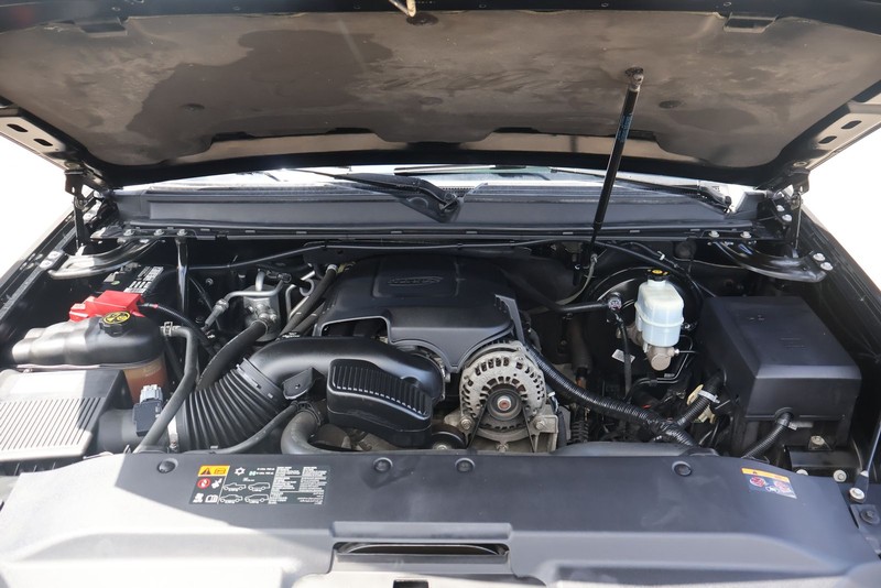Cadillac Escalade Vehicle Full-screen Gallery Image 13