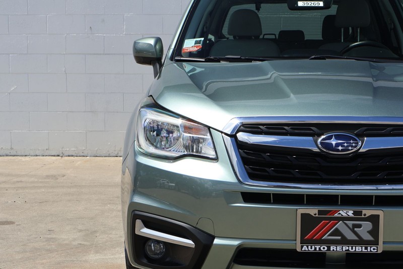 Subaru Forester Vehicle Full-screen Gallery Image 03