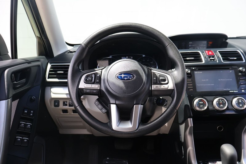 Subaru Forester Vehicle Full-screen Gallery Image 23