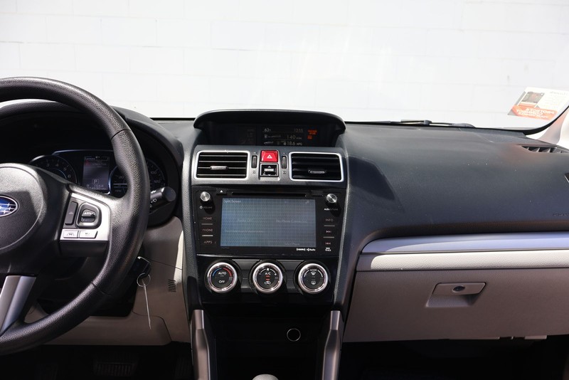 Subaru Forester Vehicle Full-screen Gallery Image 26