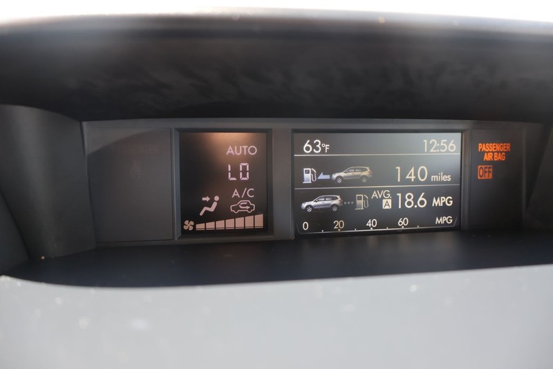 Subaru Forester Vehicle Full-screen Gallery Image 27