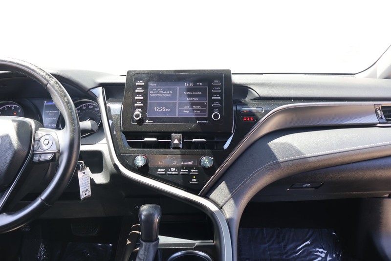 Toyota Camry Vehicle Full-screen Gallery Image 26