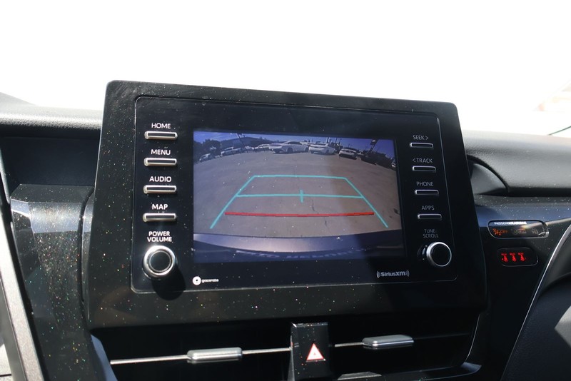 Toyota Camry Vehicle Full-screen Gallery Image 28
