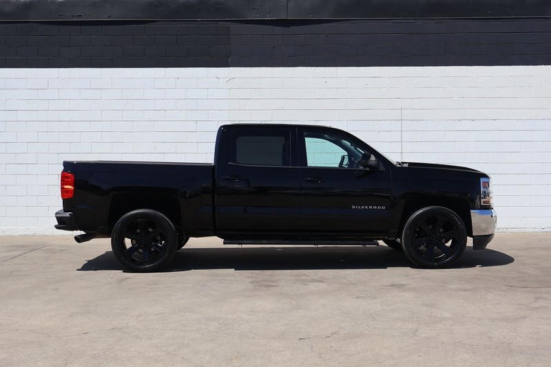 Chevrolet Silverado 1500 Vehicle Full-screen Gallery Image 01