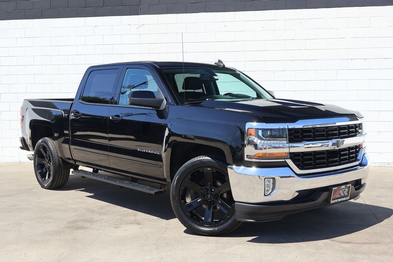 Chevrolet Silverado 1500 Vehicle Full-screen Gallery Image 02