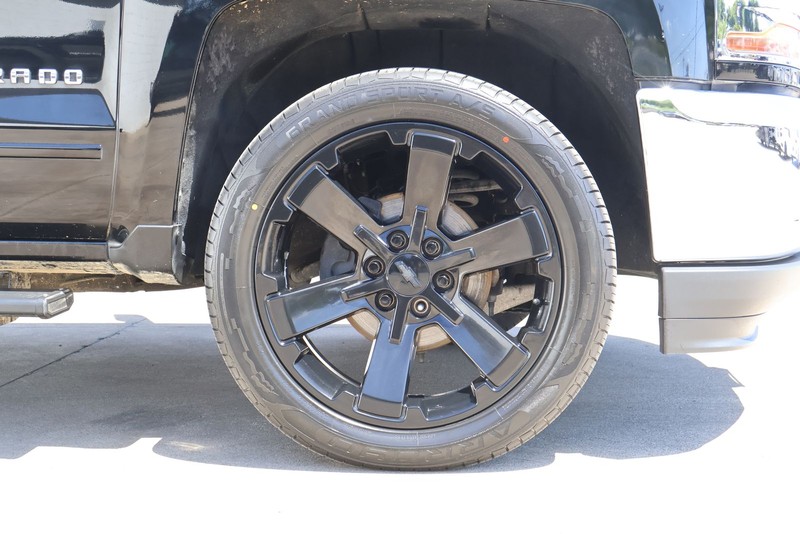 Chevrolet Silverado 1500 Vehicle Full-screen Gallery Image 13