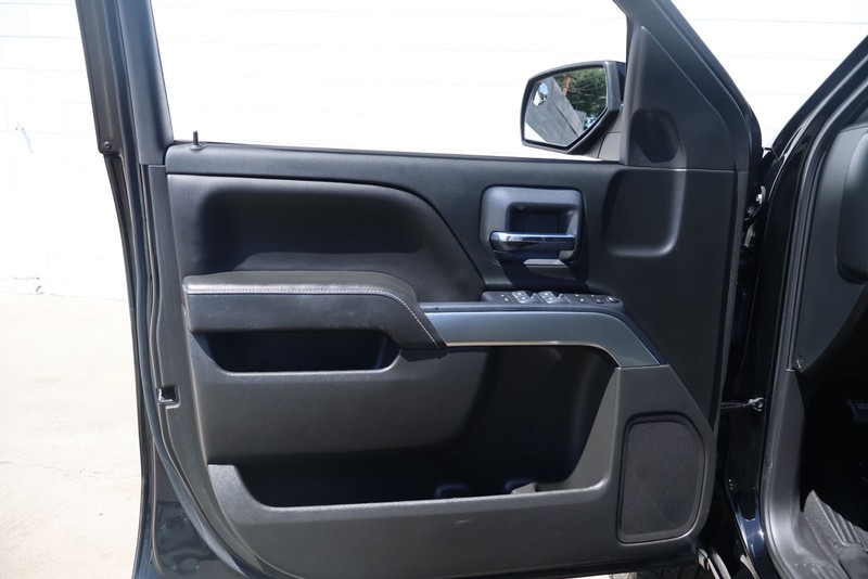 Chevrolet Silverado 1500 Vehicle Full-screen Gallery Image 14