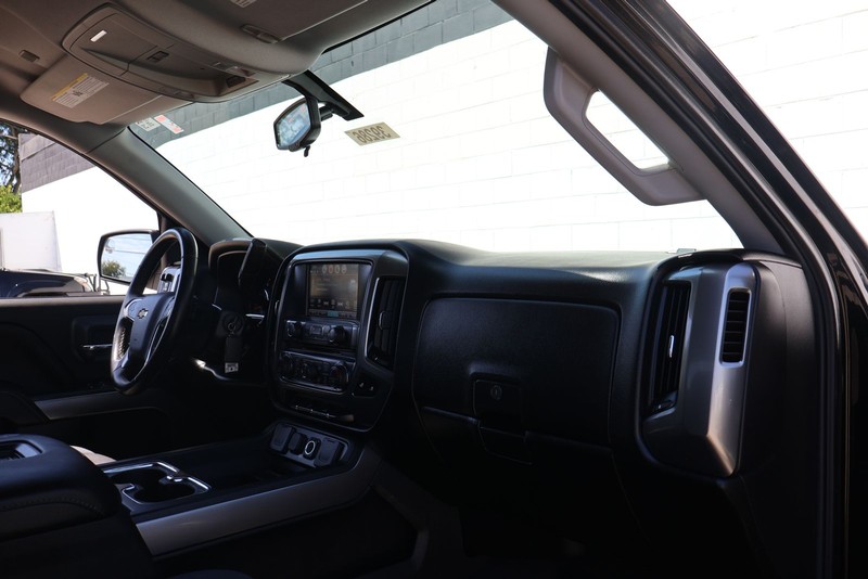 Chevrolet Silverado 1500 Vehicle Full-screen Gallery Image 18