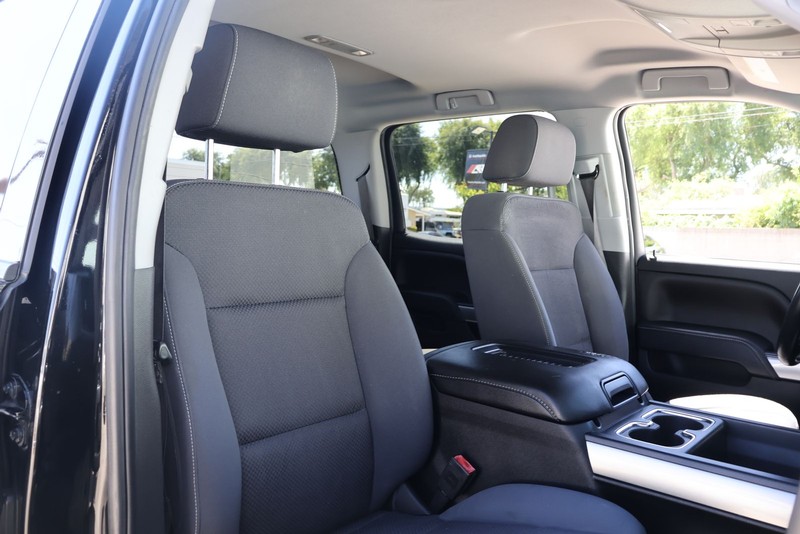 Chevrolet Silverado 1500 Vehicle Full-screen Gallery Image 19