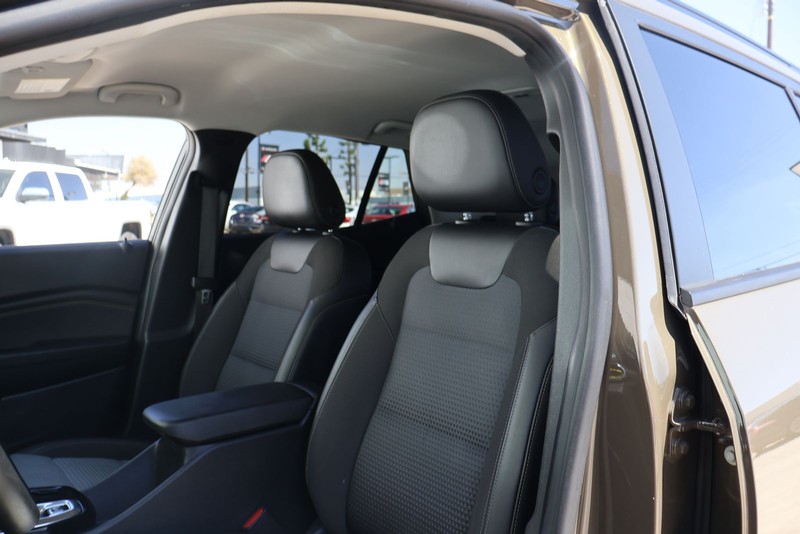 Chevrolet Trax Vehicle Full-screen Gallery Image 16