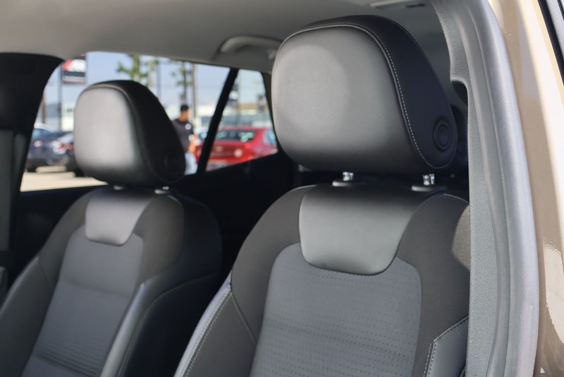 Chevrolet Trax Vehicle Full-screen Gallery Image 17