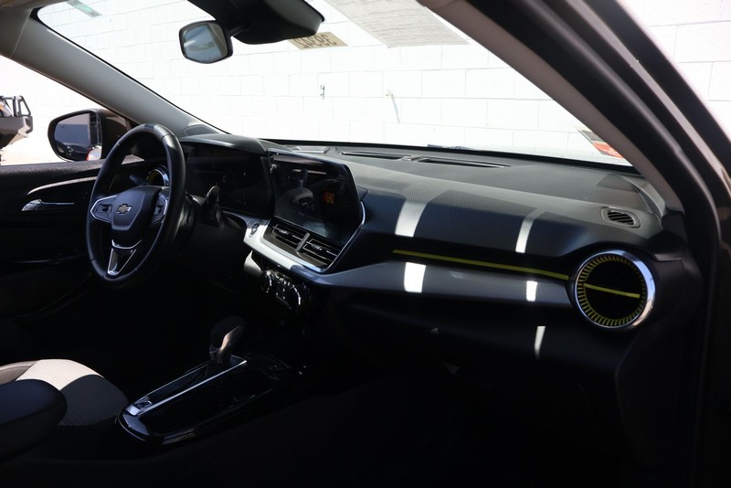 Chevrolet Trax Vehicle Full-screen Gallery Image 18
