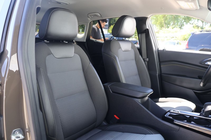 Chevrolet Trax Vehicle Full-screen Gallery Image 19