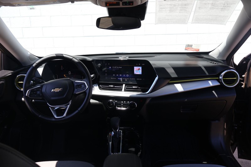 Chevrolet Trax Vehicle Full-screen Gallery Image 21