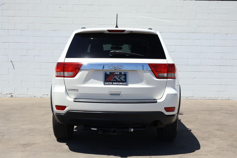 Jeep Grand Cherokee Vehicle Full-screen Gallery Image 06