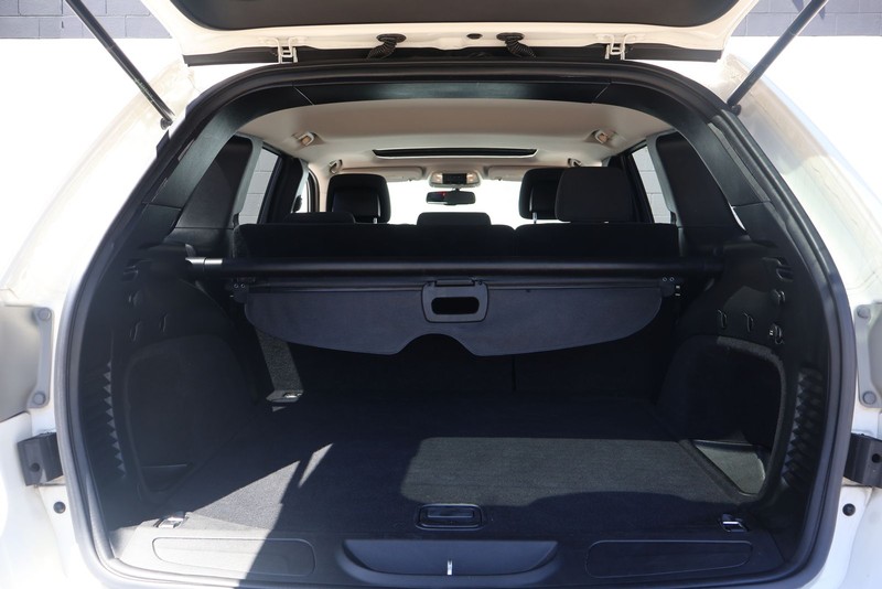 Jeep Grand Cherokee Vehicle Full-screen Gallery Image 08