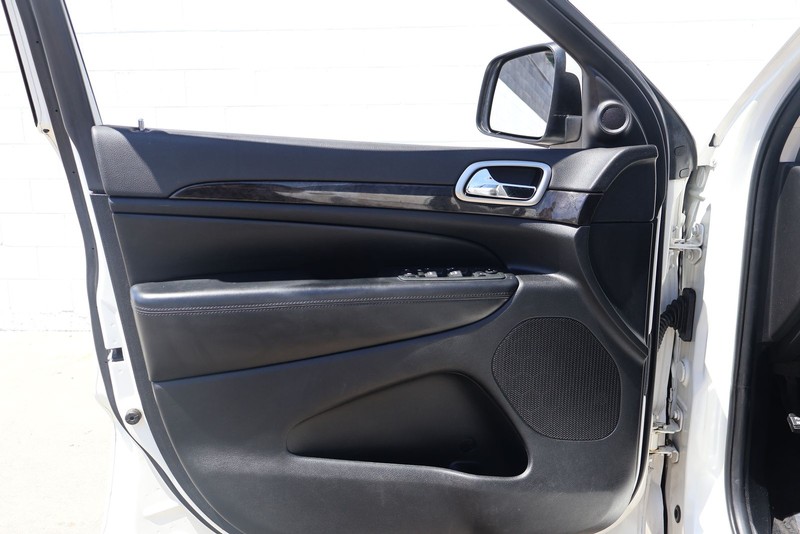 Jeep Grand Cherokee Vehicle Full-screen Gallery Image 14